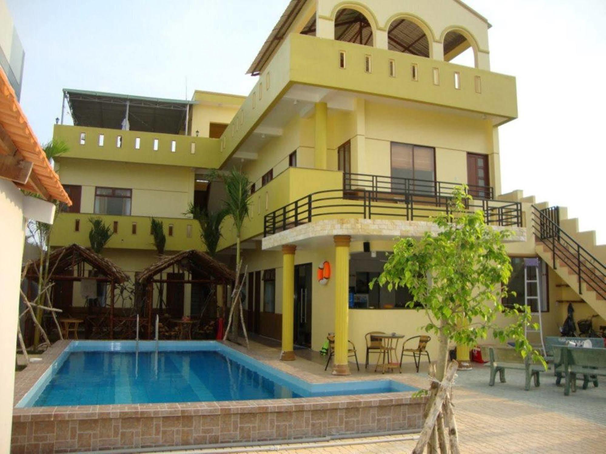 Oasis Hotel Ben Tre Bagian luar foto